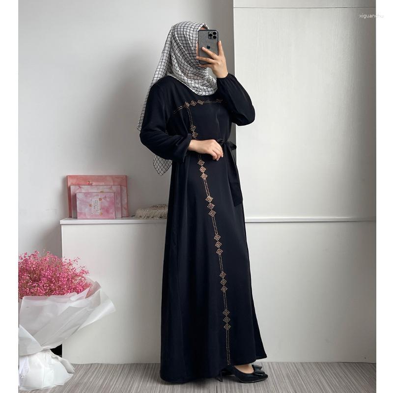 

Ethnic Clothing 2023 Muslim Round Neck Long Sleeve Elegant Fashion Solid Color Dress Dubai Women's Arabic Diamond Slim Belt