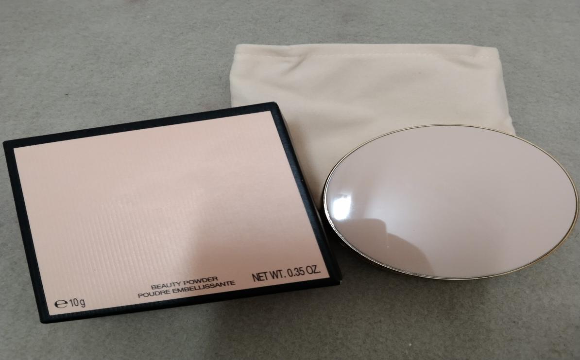 

STOCK Top Quality Brand Pressed Powder Makeup Beauty Foundation Mat Nature With Handbag Pouder De Beaute Embellissante2987816, Army green
