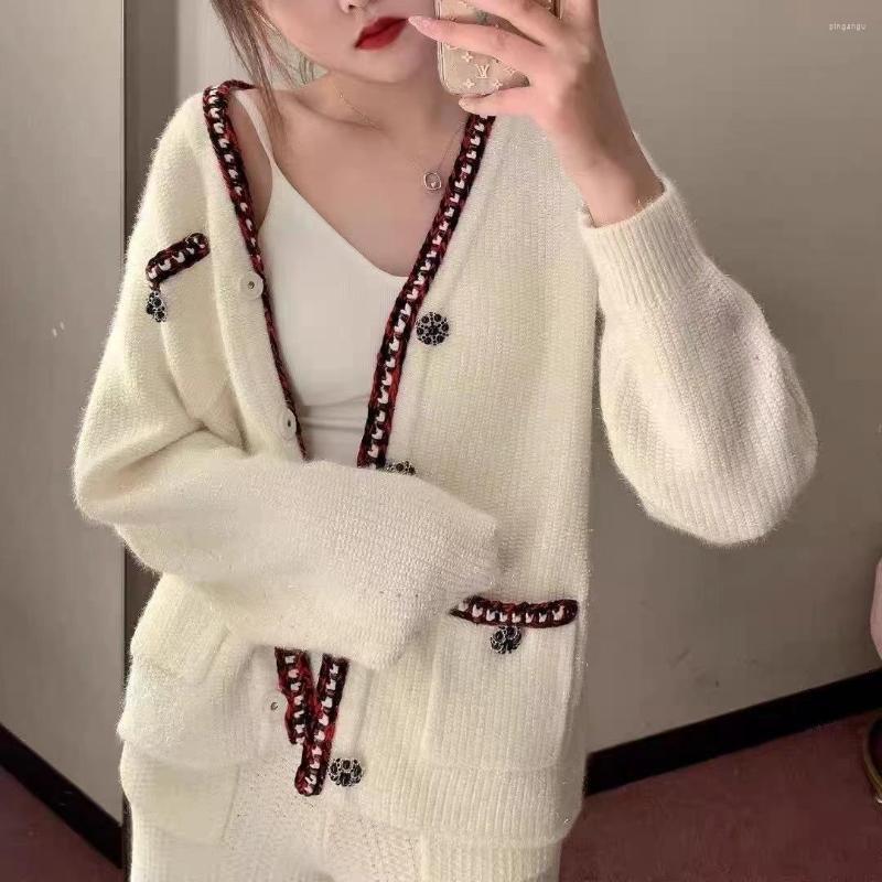 

Women's Knits Women Sweater V-Neck Contrast Color Edge Beaded Buttons Pockets Knitted Cardigan