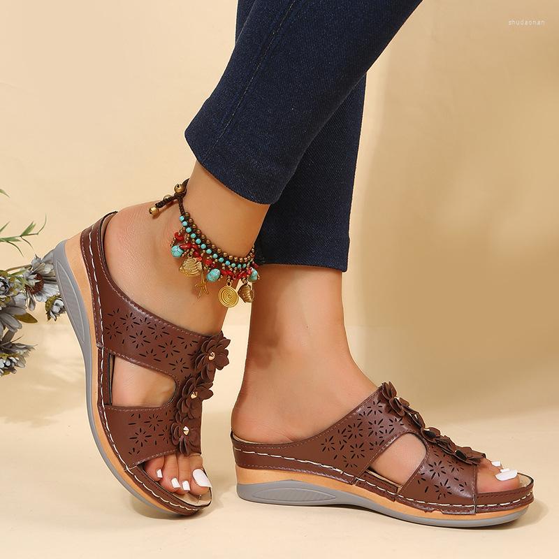 

Slippers Shoes Woman 2023 Big Size Soft Low Flower On A Wedge Peep Toe Pantofle Comfort Summer PU Casual Rome Sewing Slides