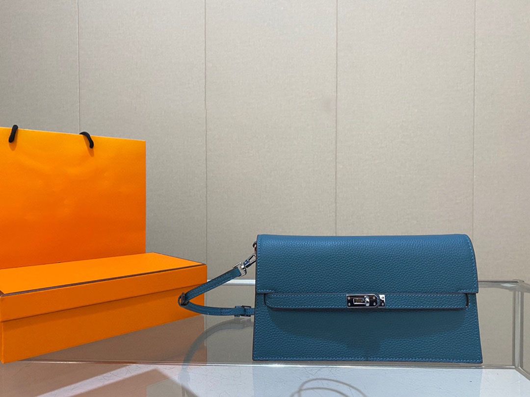 

lock new brand handbag Europe decoration the United 2023 large-capacity fashion shoulder luxury bag and with messenger female bag brand Pgpp, Blue