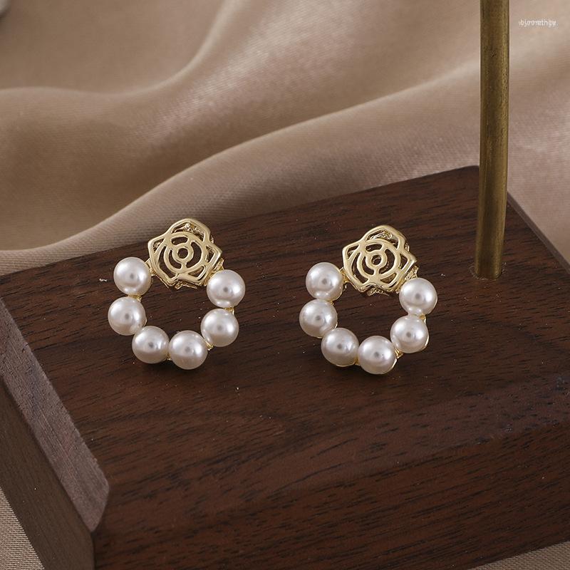 

Stud Earrings Camellia Flower White Pearl Hollow Women Metal Ear Studs Pendant Party Romantic Jewelry Accessories Gifts