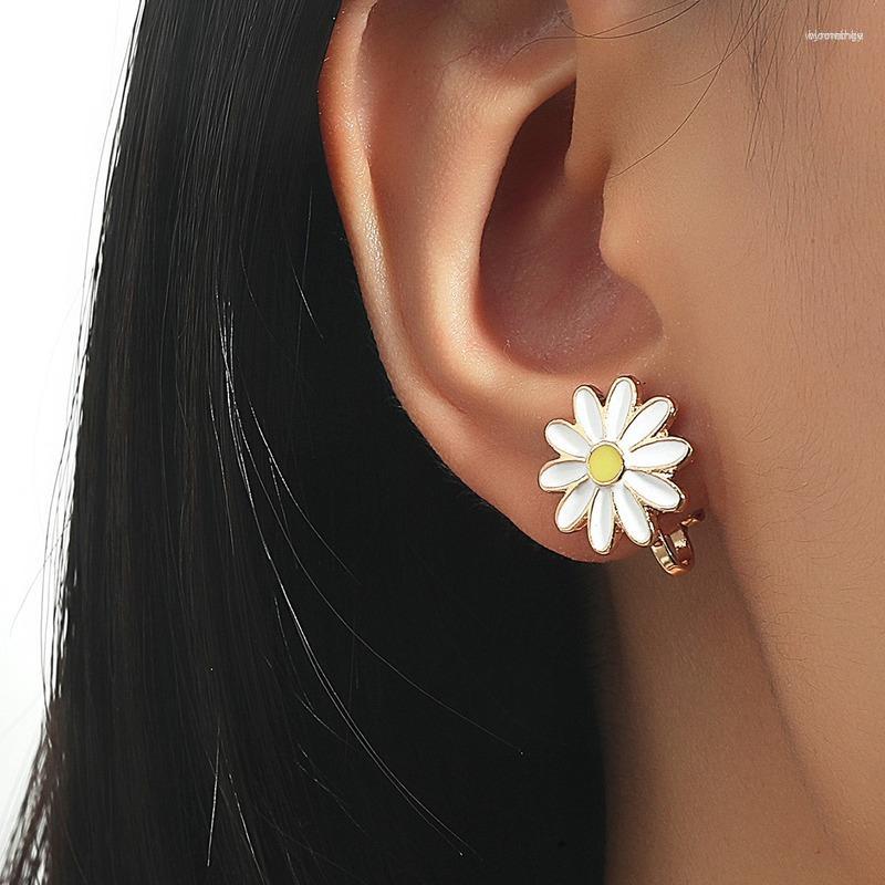 

Stud Earrings Korean Jewelry Daisy Flower Cute Fashion Accessories Sweet Charming Wedding Girl Gift Piercing Oreja