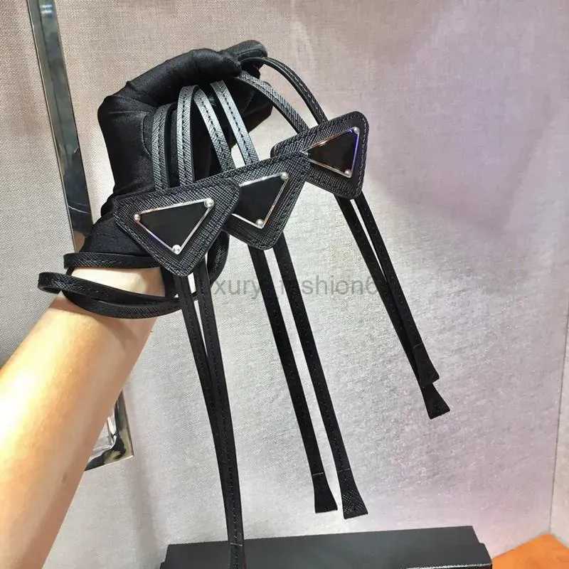 

mens tie luxurys designer Tie Mens Women Designer Ties Fashion Leather Neck Tie Bow For Men Ladies Pattern Letters Neckwear decoration for fallow party accessory