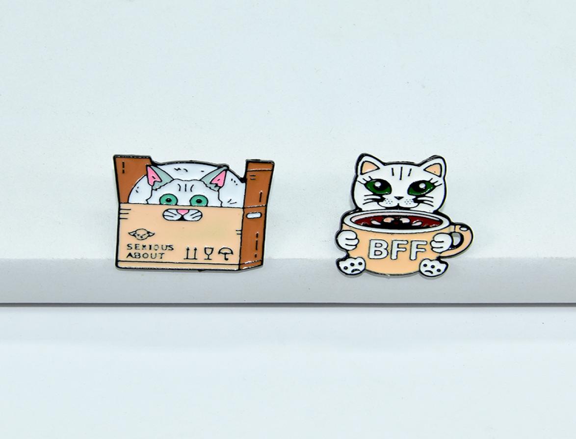 

New Cartoon Cute Cats Enamel Pins Coffee Cup Box Fashion Korean Creative Badges Jewelry Bag Denim Lapel Pendant Brooches For Women1012467