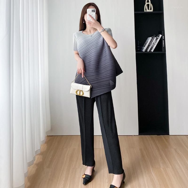 

Women's T Shirts Miyake Style Casual All-Match Irregular Top T-shirts Women 2023 Summer Loose Plus Size Crew Neck Gradient Pleatedt Shirt, Sky blue