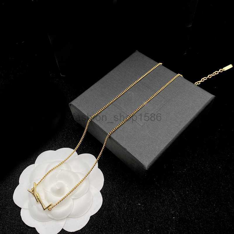 

Designers Gold Necklace Letters Pendant Love Necklaces Luxurys Designer Pearl Bracelets For Women Fashion Jewelry with box 2211047Z