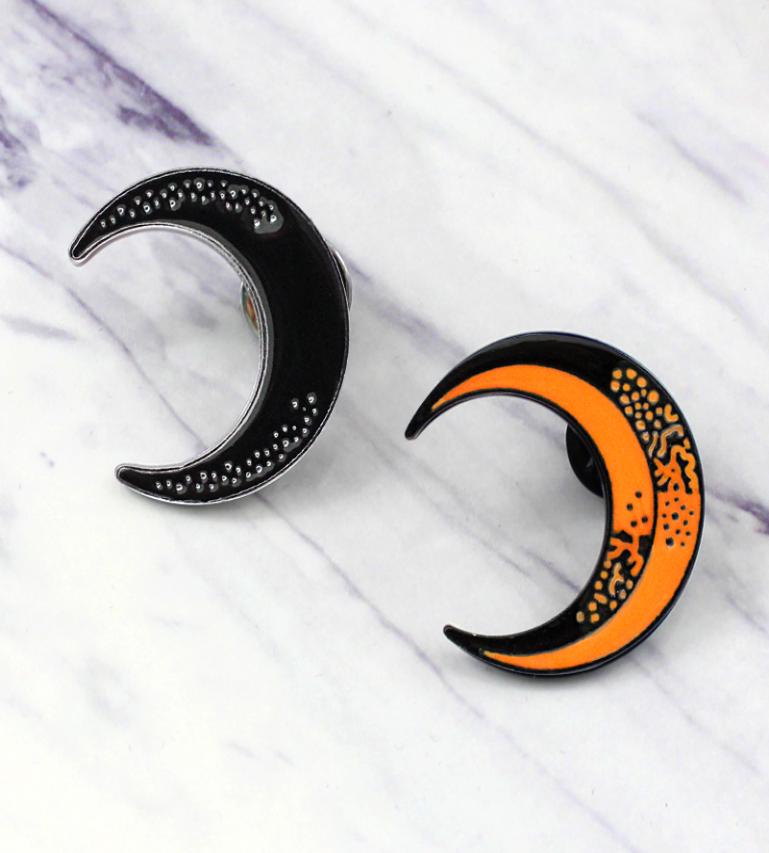 

Curved Moon Brooch Personality Creative Enamel Decoration Special Cartoon Lapel Denim Combination Orange Black Moon Pins7545750