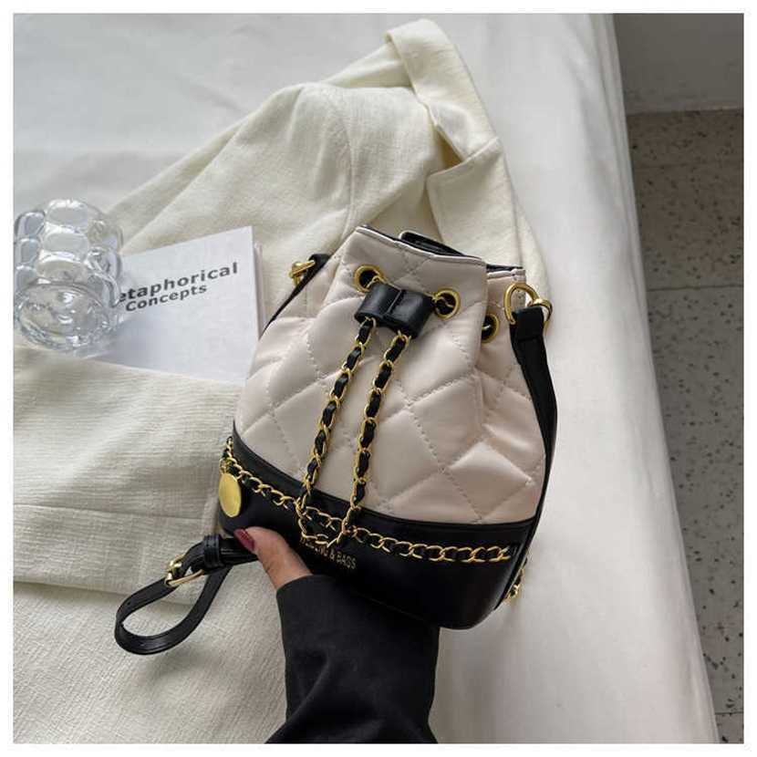 

Designer bag 2023 handbag Fashionable Xiaoxiang Fengshui Bucket Women's New Popular Lingge Contrast Color Chain Crossbody Single Shoulder, Black7