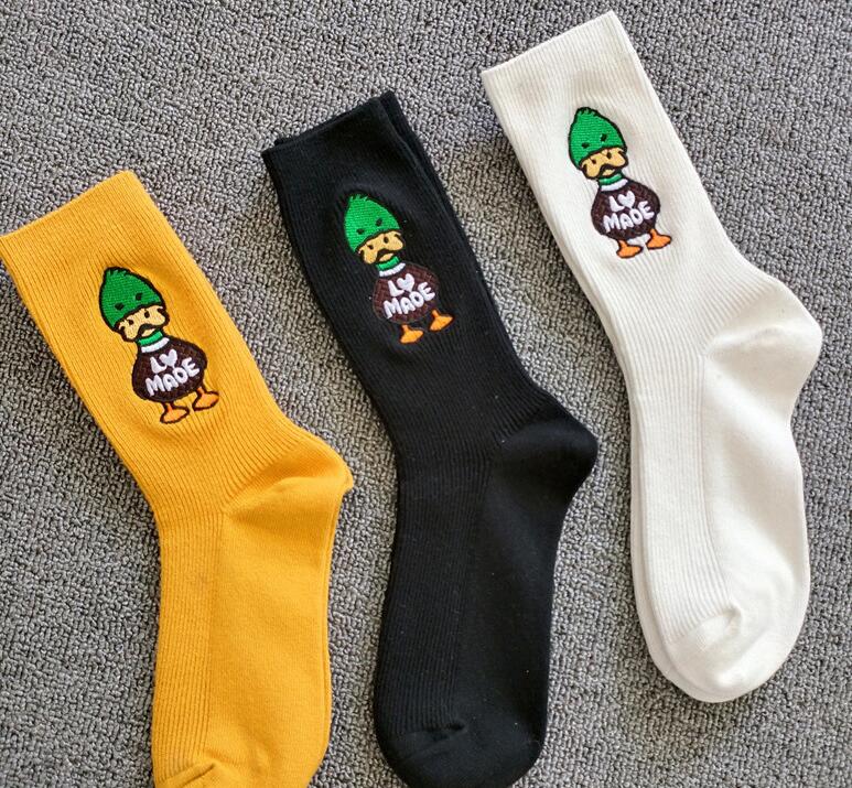 

White Black Yellow Color Real Pics Knitted Men's Socks High Quality Fashion Socks Letter Printed