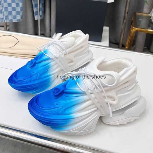 

Casual Low Designer Metaverse Shoe Sneakers Balman Bullet Shoes Womens Gradient Unicorn Outdoor Sport With P9OG, Green and white gradient