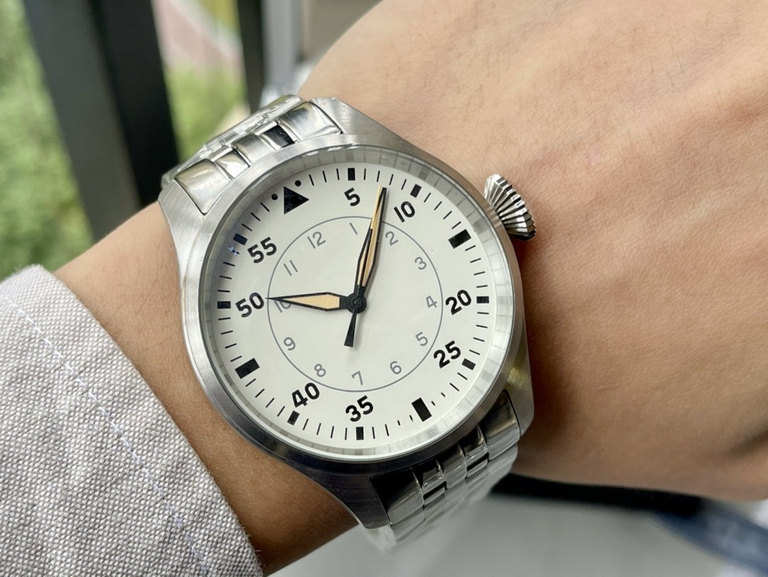 

New high quality watch, men's watch, fully automatic mechanical, antique race-themed chronograph, size 43mm, White