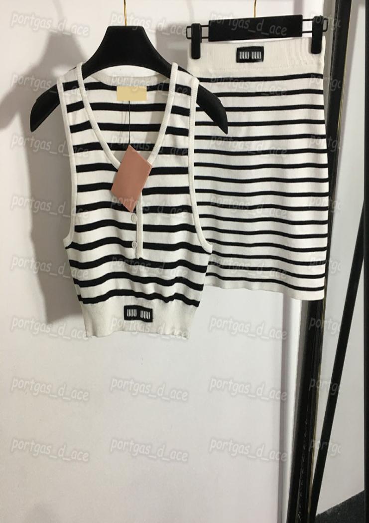 

Women Knit T Shirt Skirts Set Sexy Striped Sleeveless Knitted Vest Skirt INS Fashion Street Style Knits3147466, Gold