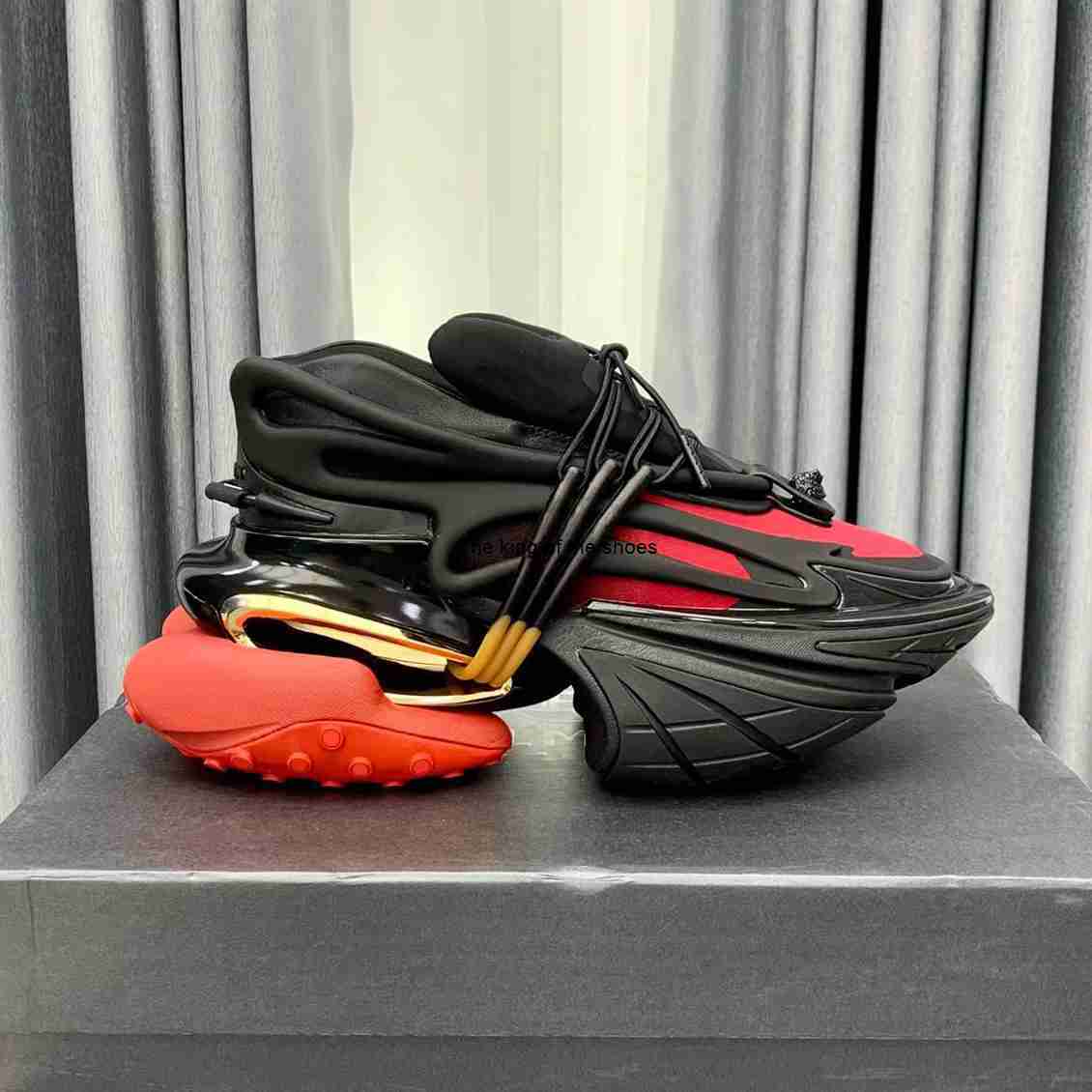 

Metaverse Designer Shoe Balman Womens FBND Unicorn Low Sneakers 2023 Casual Bullet Shoes Outdoor Sport Space Trainers Runner 35-46 With 8 9B38