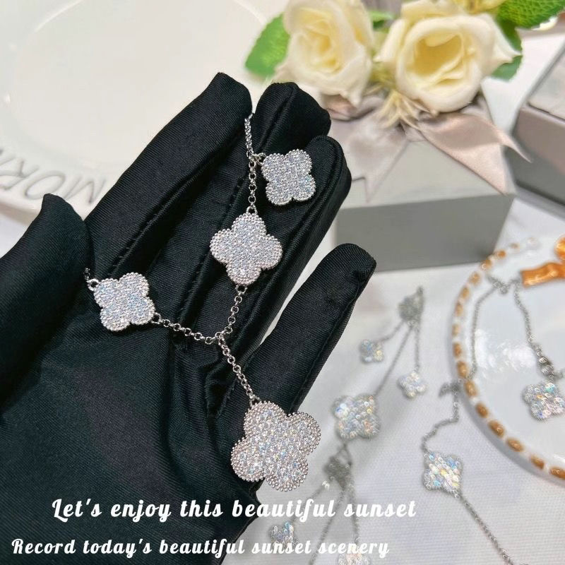 

jewlery designer for womenS925 Silverclic h bracelet Bracelet with Five flower Bracelet Fresh Full Diamond Six flower Bracelet for Girlfriend Gift