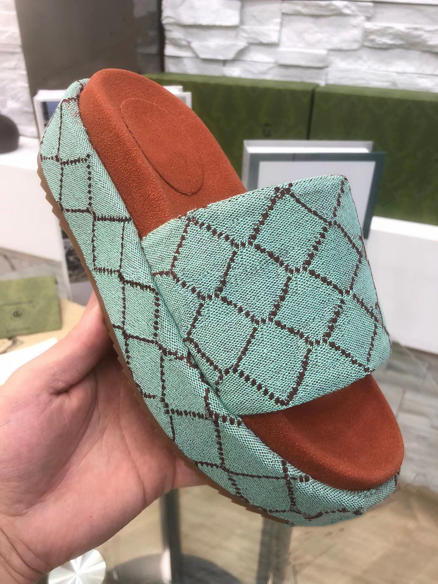 2023 G Pantoufles pour femmes Été Sexy Sandales Chaussures Hommes Designer de Luxe Sandale Semelle Épaisse Sandales Chaussures Plates Chaussures
