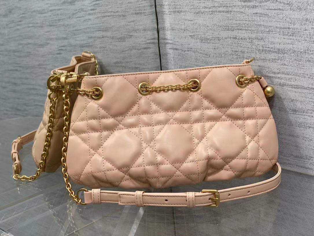 

2023 New women's crossbody bag high-end custom quality shoulder bag round delicate and lovely very can be loaded with hand can be a single shoulder crossbody fashion, Black