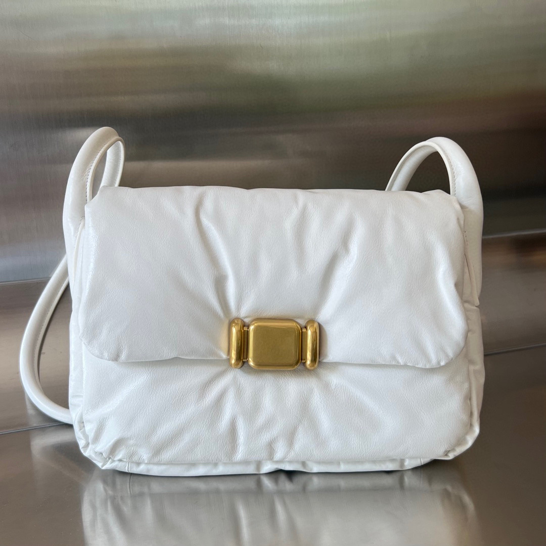 

2023 New women's crossbody bag high-end quality shoulder bag painted cowhide with gold hardware open buckle can be casual can be formal 717237, Red