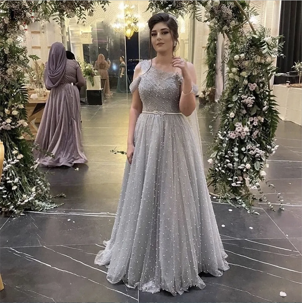 

Glamorous Grey Arabic Dubai Mother of The Bride Evening Prom Dresses One Shoulder A Line Pearls Night Party Gowns Ruffle robe soiree femme