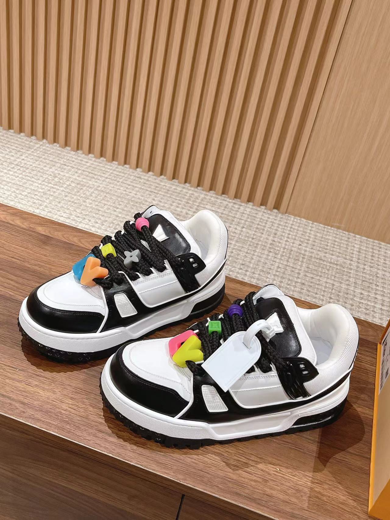 

2023 New TRAINER Designer Trainer Sneaker Casual Shoes Calfskin Leather Black White Green Red Blue Leather Overlays Platform outdoor Walking Sneakers 35-46