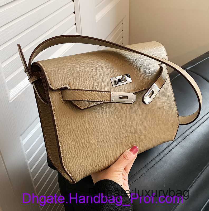 

Hrems Designer Wholesale kyllie tote bags online store Textured Large Bag 2023 New Fashion Shoulder Women's Capacity Commuter Crossbody With Real Logo, Pink