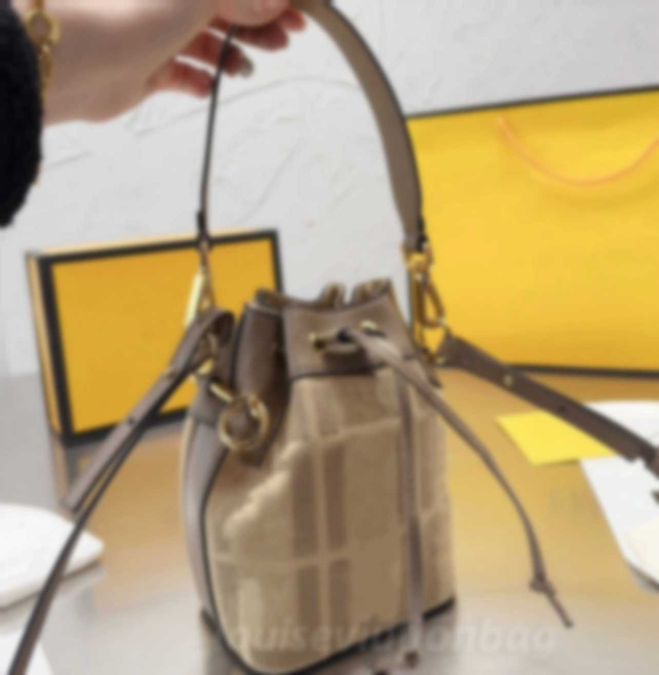

Mini Bucket Bag 9-colour Top luxury Designer Crossbody Shoulder Bags Handbag women's fashion leather handbags handbag wholesale removable shoulders strap, 1 678156