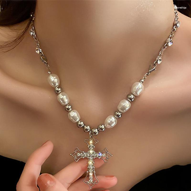 

Chains Fashion Ins Style Hip-hop Exaggerated Pearl Necklace Christian Cross Clavicle Chain Women's Sweet Punk Pendant For Gifts
