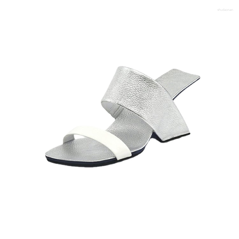 

Slippers European And American Brand Women's Sandals 2023 Fashion Hollow Out Shaped High Heels With Flip Flops Banquet Runway Shoes, Silver black square