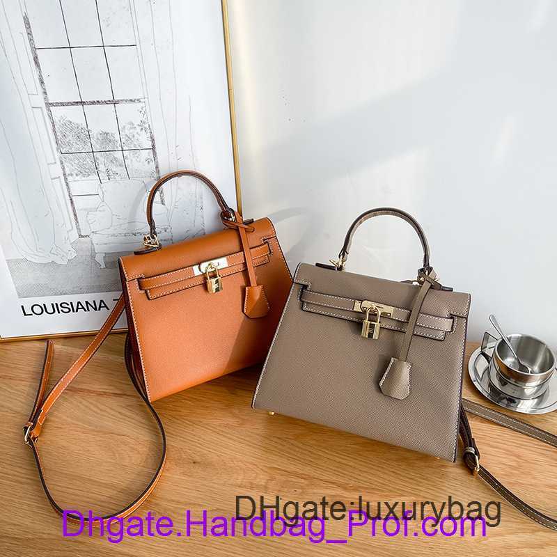 

Wholesale 8A Quality Hrems kyllie shoulder Handbags of sale New Bag Womens Handheld Autumn and Winter Temperament Simple Palm Pattern One Shou With Logo, Black4