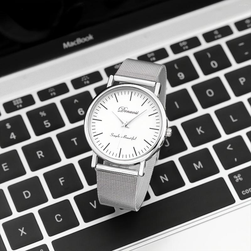 

Wristwatches Men's Simple Milanese Strap Fashion Quartz Watch, Silver white