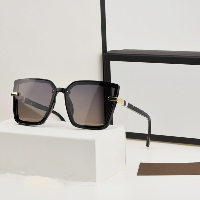 

Sunglasses Wholesale Designer Original Glasses Outdoor Shadow PC Frame Stylish Classic Ladies Mirror High Quality For