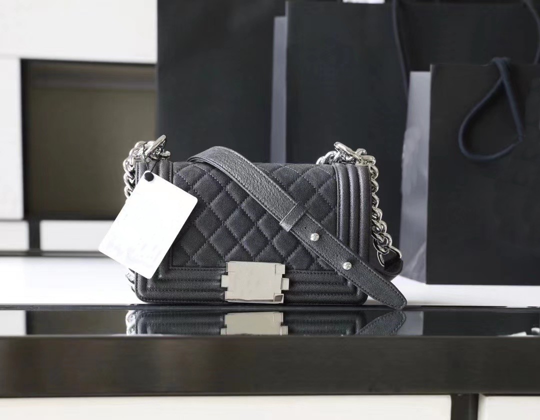 

Classic women's shoulder bag High-end quality crossbody bag can carry single shoulder crossbody bag washed fetal cow skin caviar is worth buying 20cm, Black