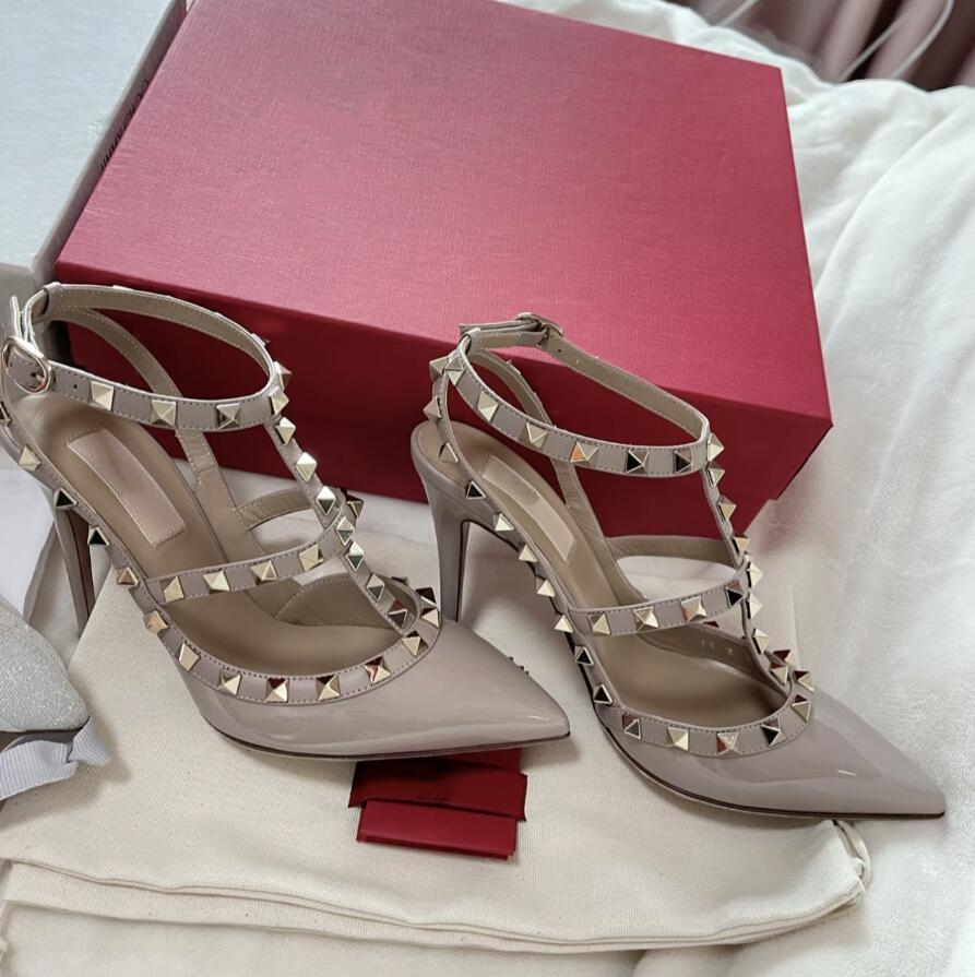 

Luxury Women High Heels Sandals Classics Brand Gold Rivets Black Blue Red Shiny Patent Leathers Thin Heels 6cm 8cm 10cm Designer Wedding Shoes 35-44, 17