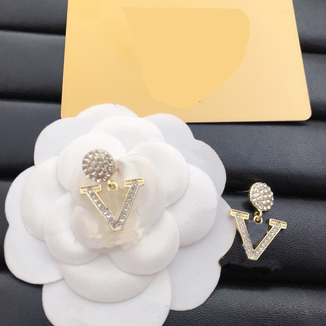 

Wholesale Fashion Design Stud Earrings Women Brand Letter High Quality Copper Material Inlaid Crystal Ear Loop 18K Gold Plated Earring Wedding Christmas Jewellery
