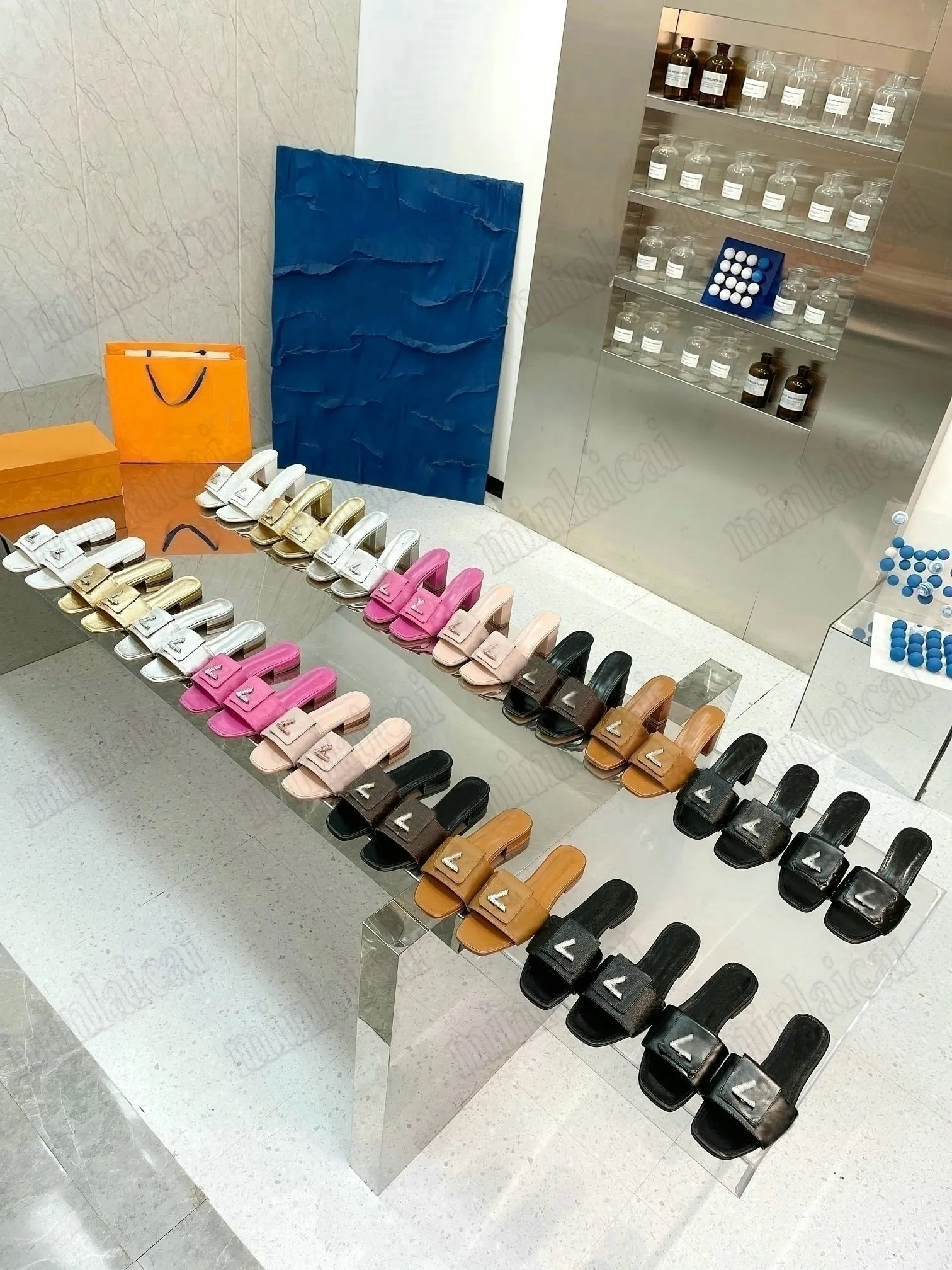 

2023 SS Designer Women SHAKE MULE 5.5cm High Heel Womens V-shaped Flat Slipper Jewel-like V Shape Block Wide Strap Slide Sandals For Lad Wjw, #2