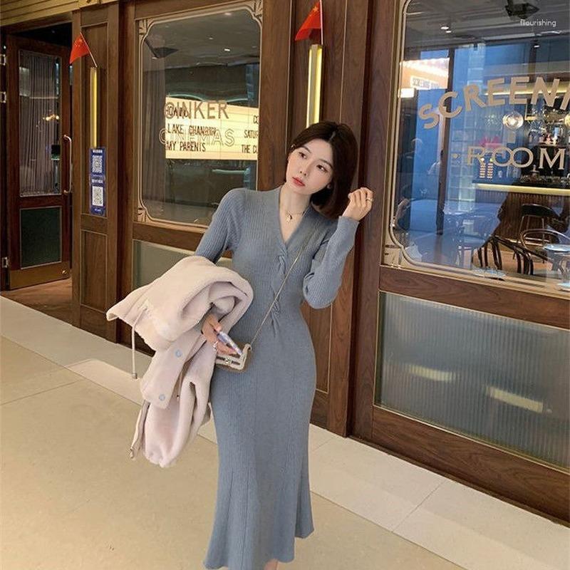 

Casual Dresses WDMSNA Solid Color Long Sleeve Inner Robe Autumn And Winter Mid-length Vestidos V-neck Slim Kink Knitted Sweater Dress Women, White