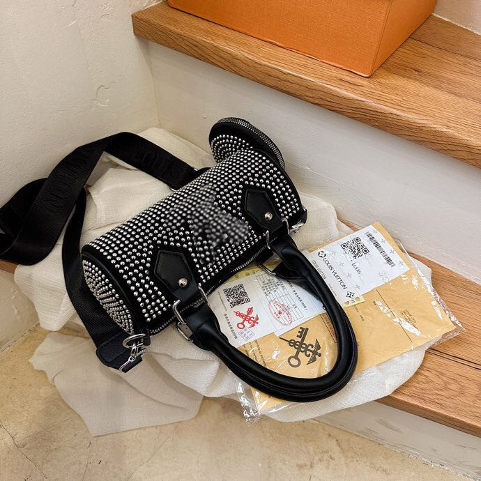 

Summer 23SS Messenger Bags New Trend Full Diamond Water Diamond Handbag Women's Bag with Advanced Sense Cylinder Bag Single Shoulder Crossbody Mother Bag, Black 7062