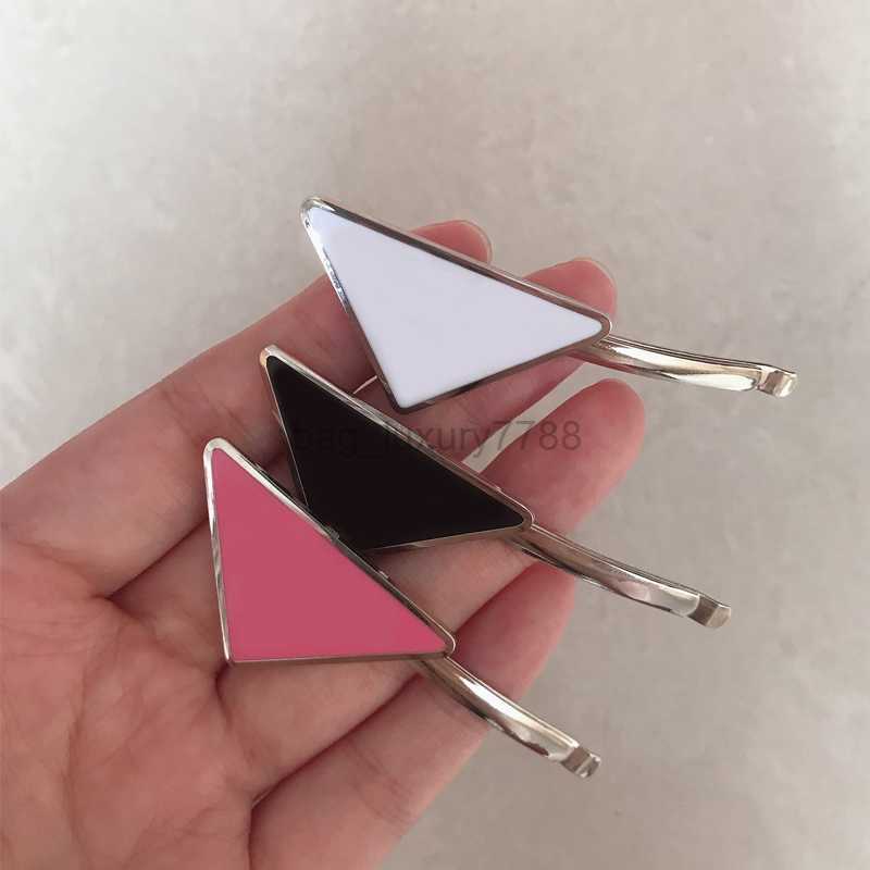 

Hot Metal Triangle Hair Clip with Stamp Women Girl Triangle Letter Barrettes Fashion Hair Accessories High Quality