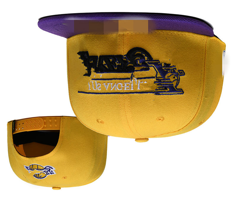 

Football High Quality designer Men Women Hip hop hats Adjustbale Basketball Cap Baseball Hat bone Snapback H23-6.24, Welcome ask photo