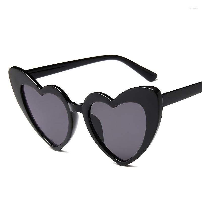 

Sunglasses Fashion Heart Metal Large Frame Sunscreen Glasses Trend