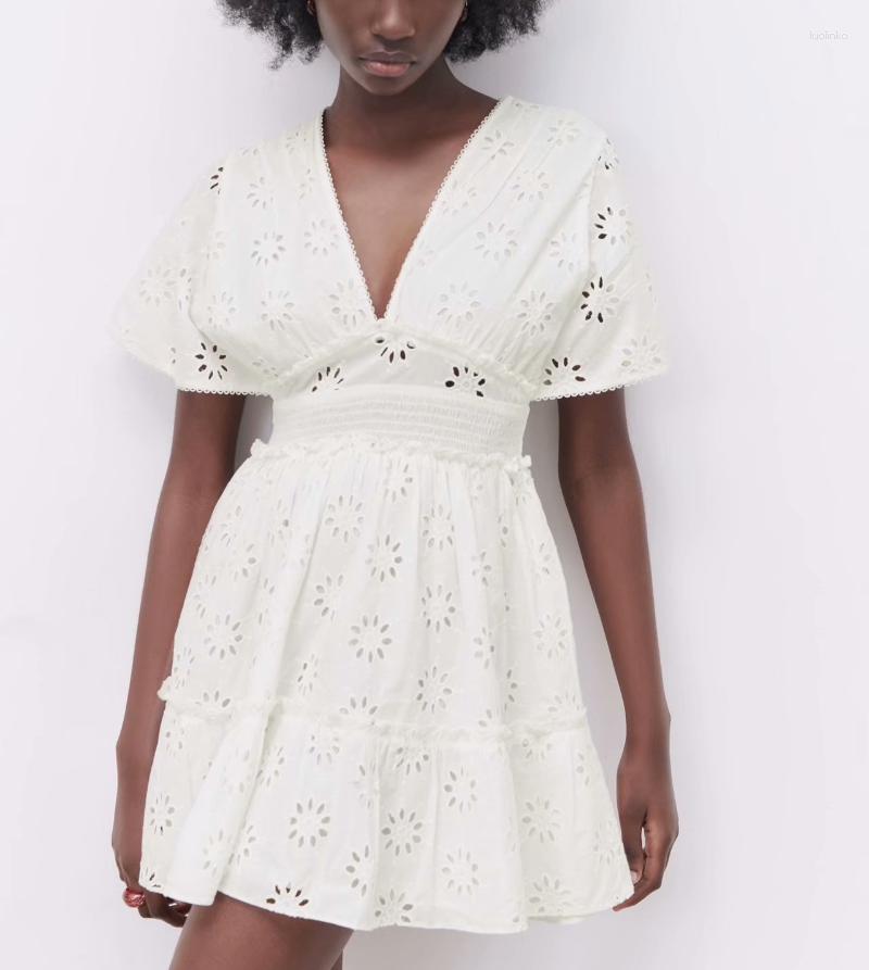 

Party Dresses Boho 2023 Summer Women's Mini Vestidos Vintage Floral Hollow Embroidered Short Dress For Women Elastic Waist Female Robe, White