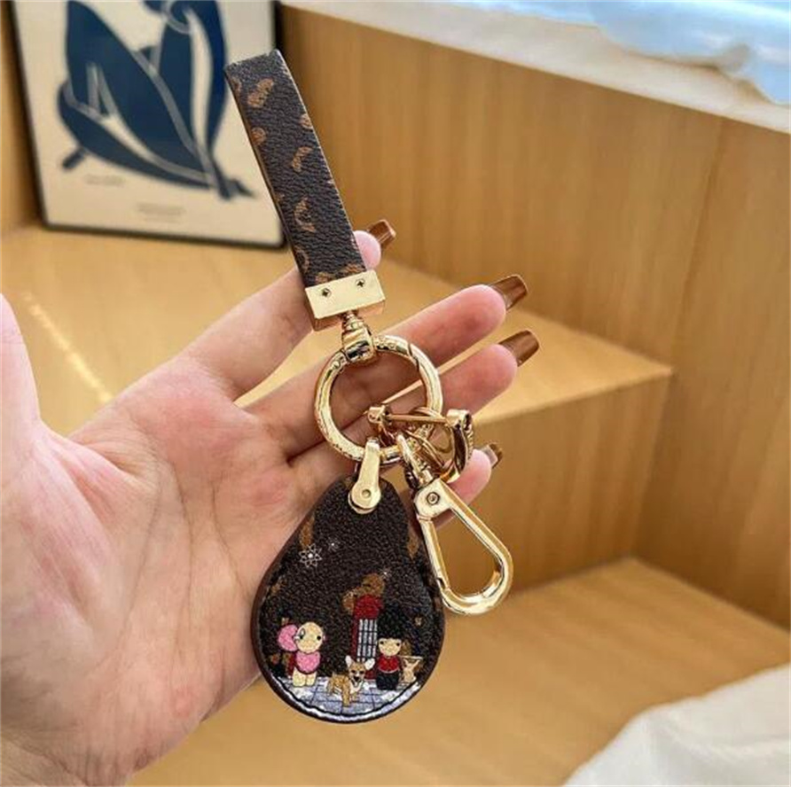 

Designers Keychains Luxurys Keychain Leather Design Fashion Casual Style Key chain Temperament Leather Letter Pattern Christmas Gift To Her Purse High quality