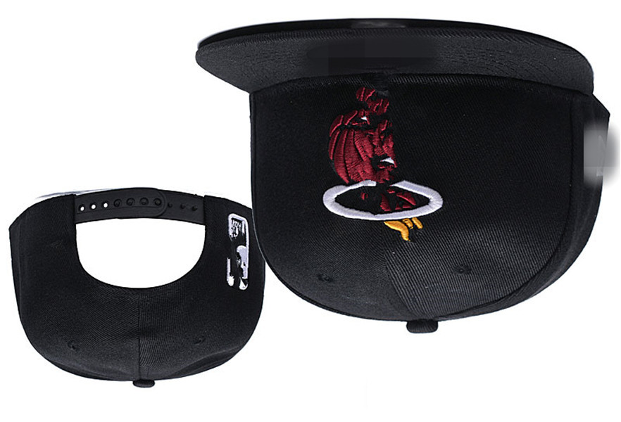 

Newest Character Cute Cap Design Football Designer Snapback Hats Brands All Sports Baseball Fans Caps Fashion Adjustable cap H1-6.24, Welcome ask photo