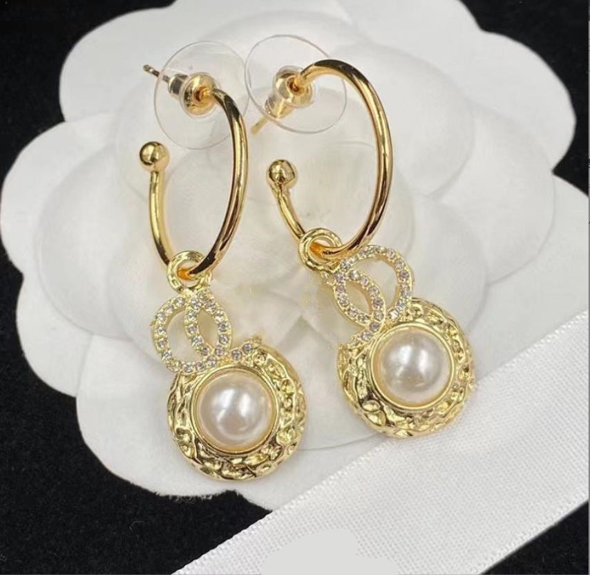 

Dangle & Chandelier European and American high-quality popular jewelry, rhinestones, pearls, niche design earrings American fashion 925 silver needle earrings