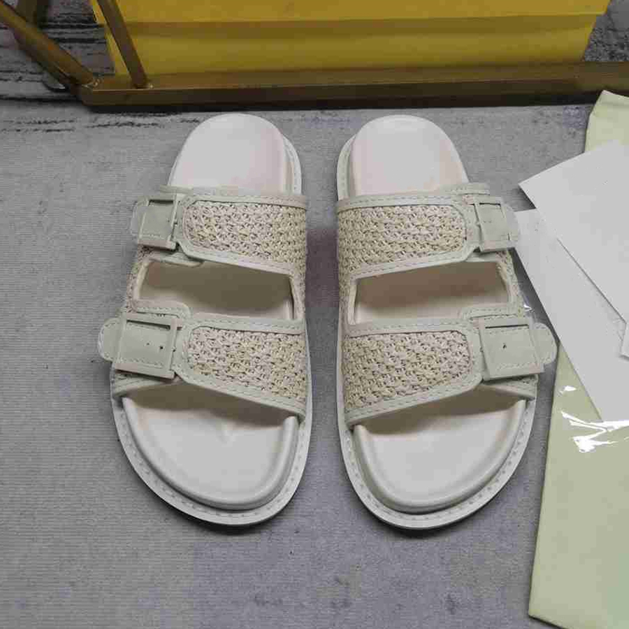 

Fashion Slippers 2023 Fendyity Luxury Design Summer Men and Women Flat Shoes Thick Sole Leather Rubber Letter Logo Casual Cartoon Slippers 04-05
