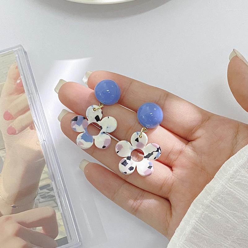 

Dangle Earrings Vintage Blue Hollow Flower Pendant Drop For Women Sweet Resin Jewelry Fashion