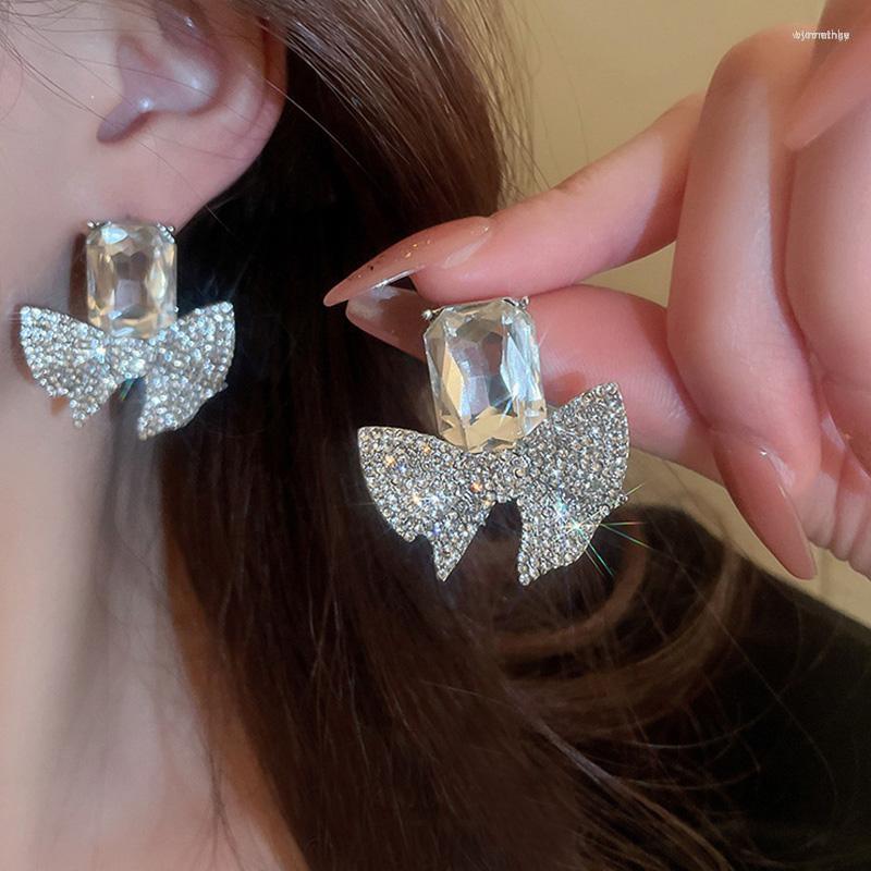 

Stud Earrings Fashion Transparent Zircon Crystal Women Bowknot Pave Inlaid Silver Plated Ins Personality Luxury Ladies Earring