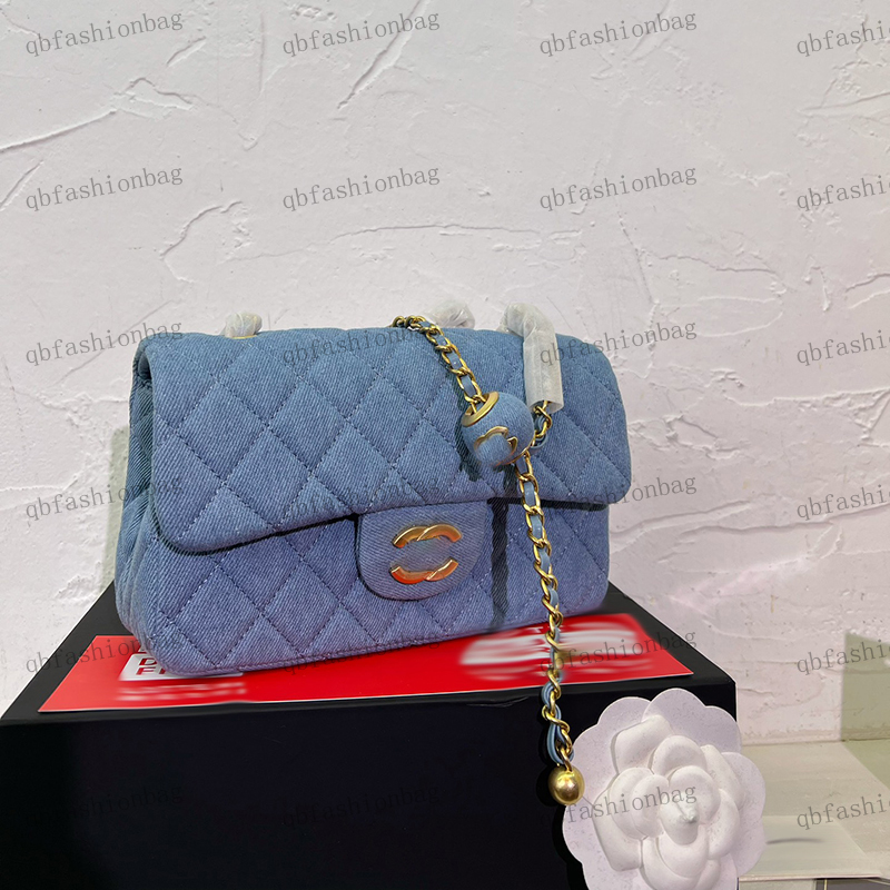 

Classic Denim Bag Womens Shoulder Bag Diamond Check Clamshell Hardware Metal Turnbuckle Tote Matelasse Chain Crossbody Bag Press Gold Ball Key Bags 20x13cm, Blue
