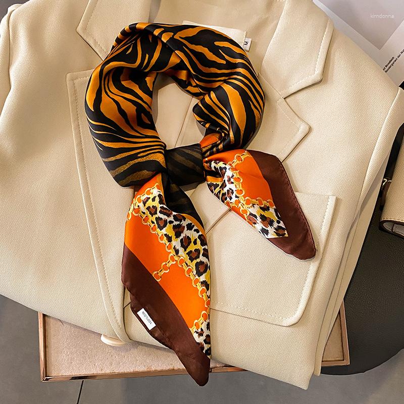 

Scarves 2023 Spring Silk Square Scarf Foulard Female Head Hair Leopard Design Print Neck Kerchief Bandana Bag Ties