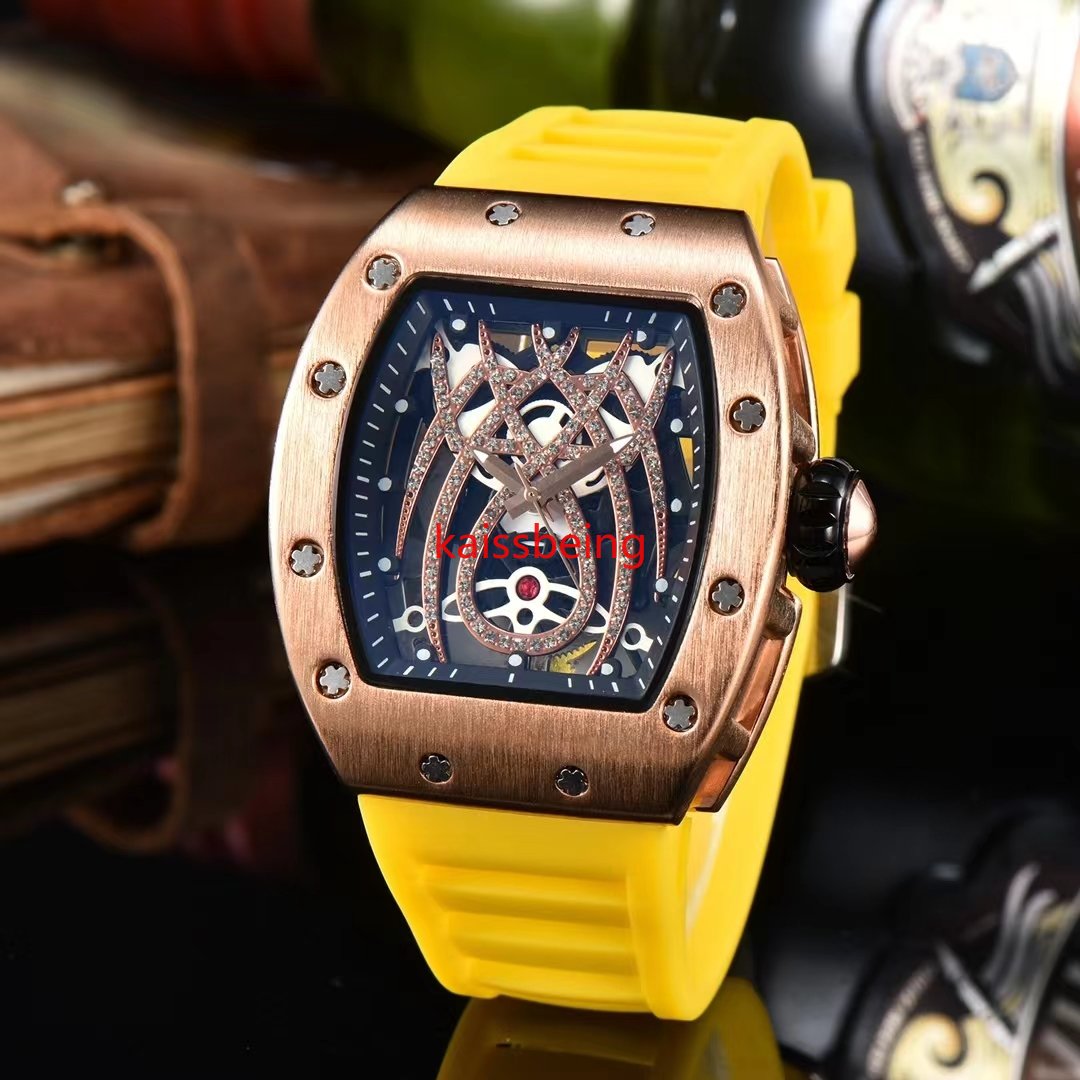 

2023 Quartz watch men's business fashion spider style casual watch R men's diamond cutout three-hand chronograph watch m, 22